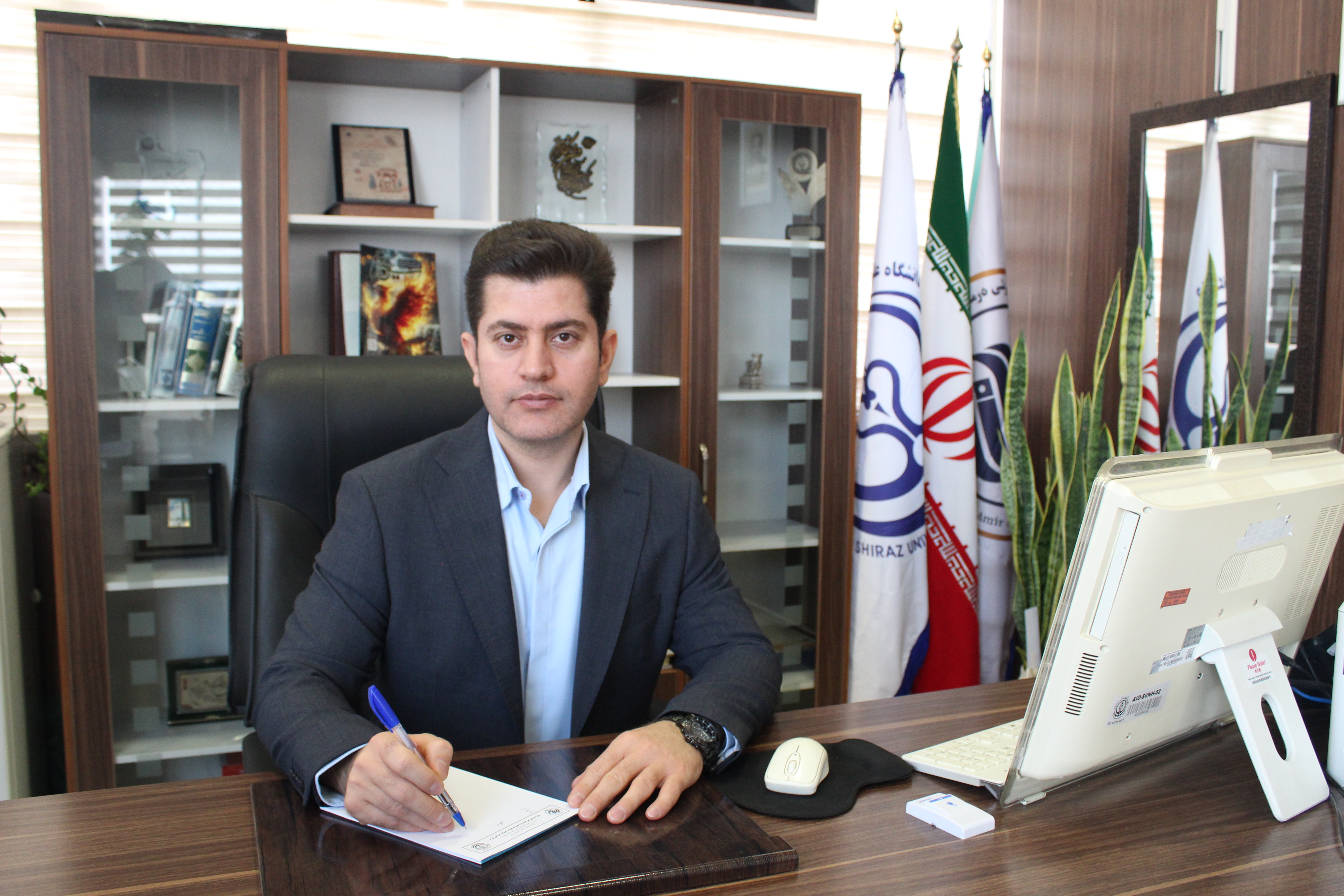 احسان قائدی-مدیر