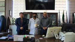 به مناسبت روز فیزیوتراپی؛ تقدیر از تنها همکار بخش فیزیوتراپی بیمارستان امیرالمومنین (ع)