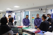 بررسی میدانی عملکرد بیمارستان سوانح سوختگی امیرالمومنین (ع) با حضور بازرسان دانشگاه علوم پزشکی شیراز