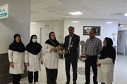 تعهد و مهربانی در خدمت به بیماران؛ تجلیل مدیر بیمارستان از خدمات بانوان همکار در روز مادر